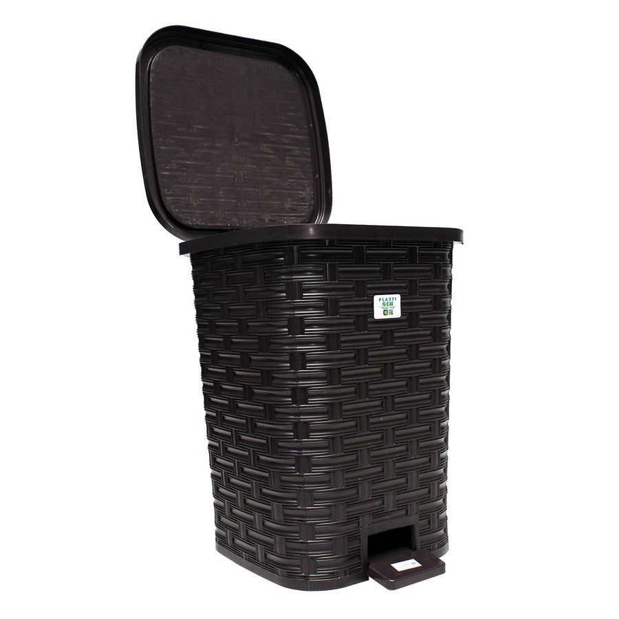 BASURERO PLASTICO C/PEDAL T/RATTAN 139