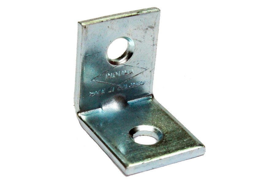 ESCUADRA PARA ESTANTE 15MMX 3/4 PULG (UNIDAD)