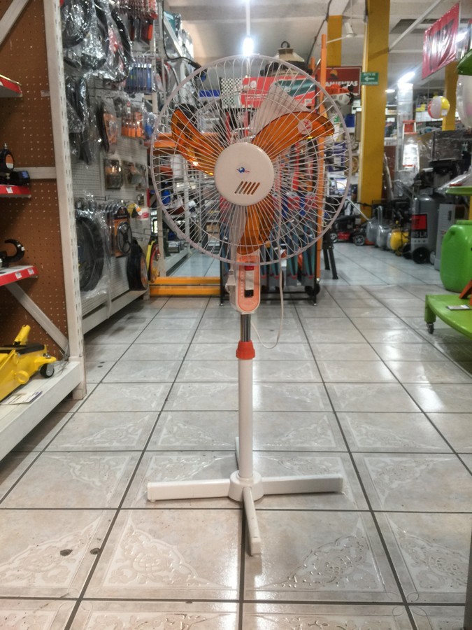 VENTILADOR PEDESTAL PLASTICO (NC)