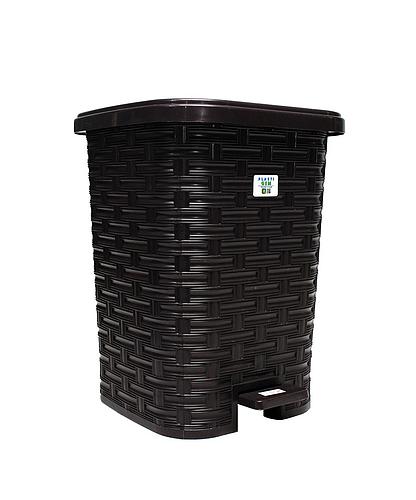 BASURERO PLASTICO C/PEDAL T/RATTAN 139